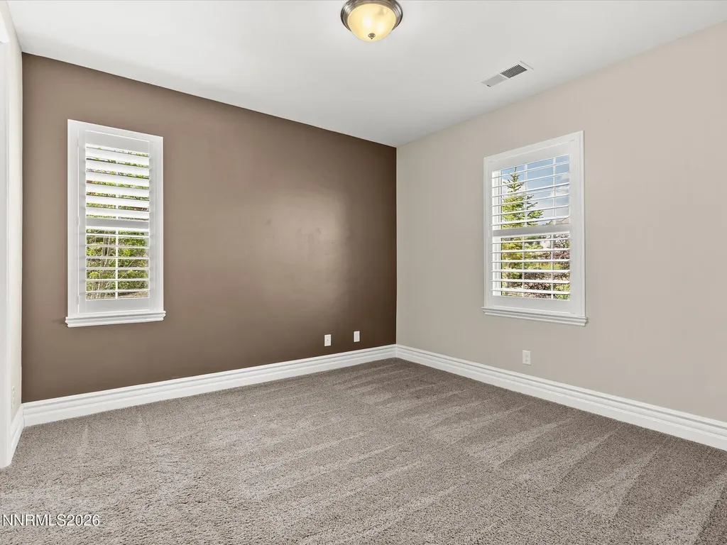 5444 Salmon River Reno NV 89511