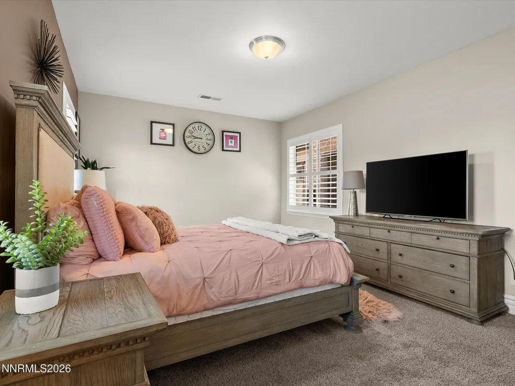 5444 Salmon River Reno NV 89511