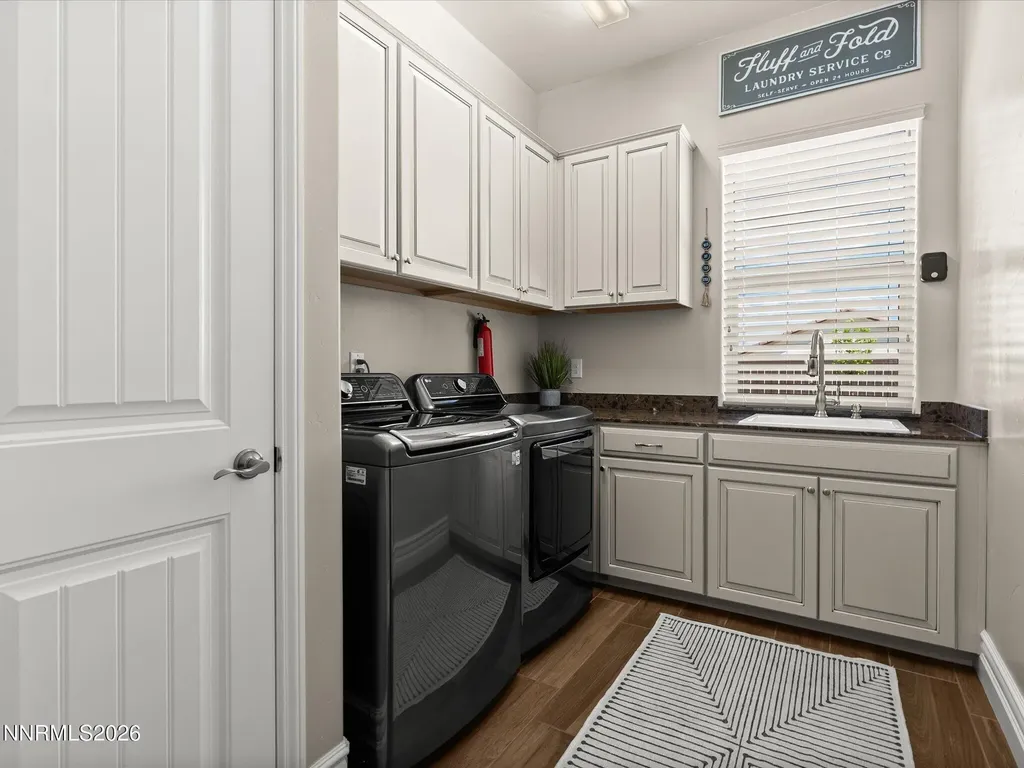5444 Salmon River Reno NV 89511