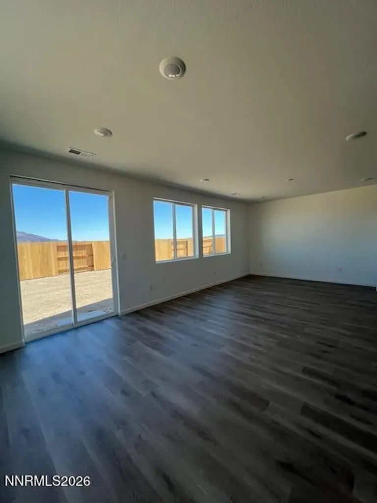 6474 Maeve Fernley NV 89408