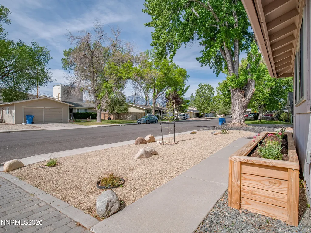 1314 Toiyabe Gardnerville NV 89410