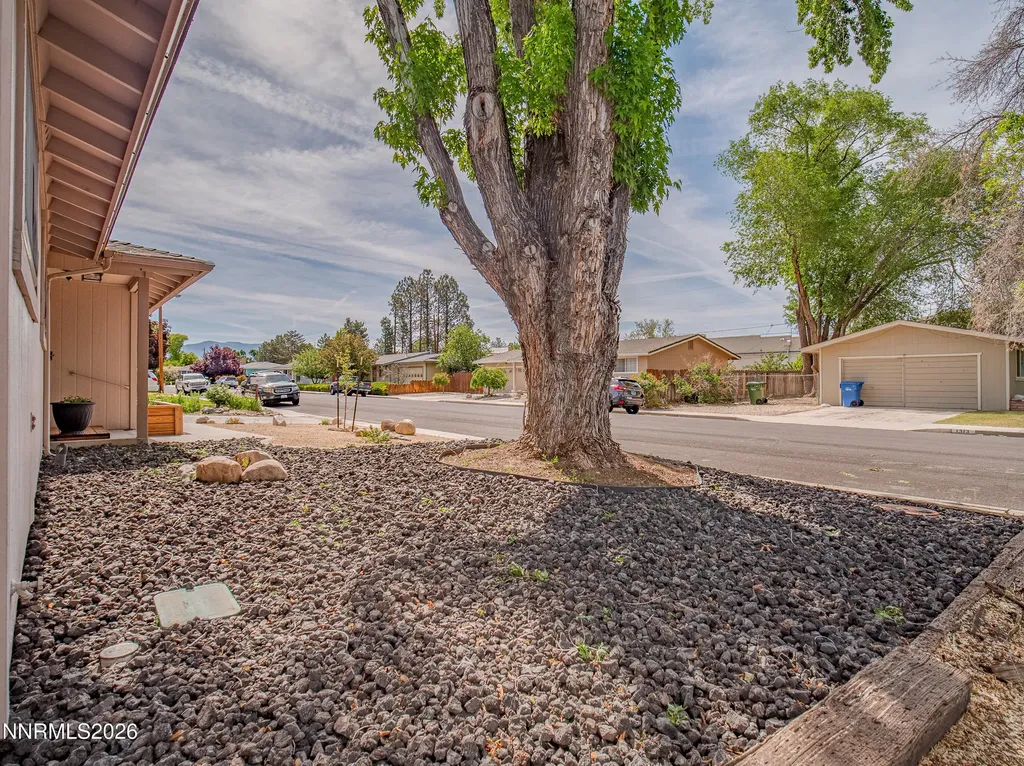 1314 Toiyabe Gardnerville NV 89410