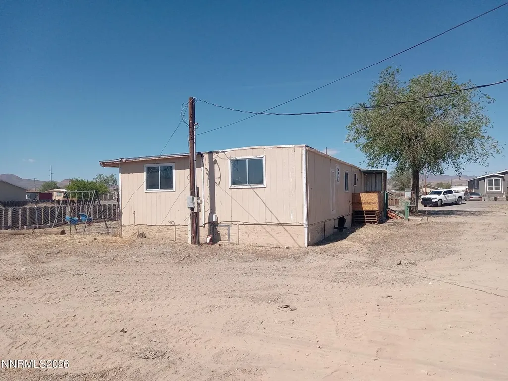 2780 Winnemucca Silver Springs NV 89429