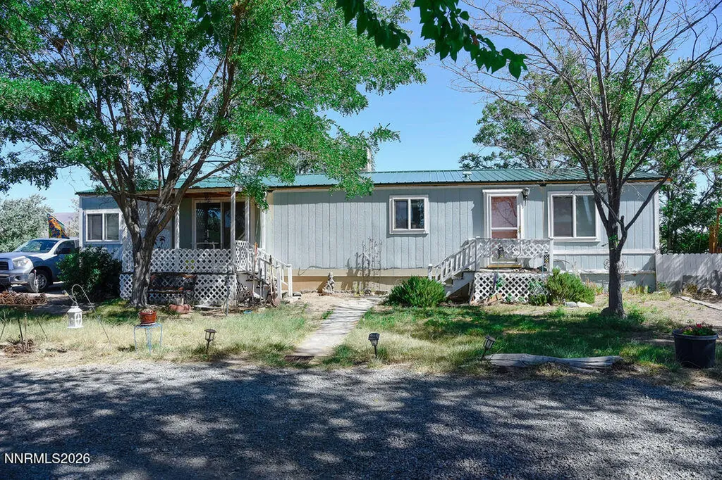 3716 Cypress Silver Springs NV 89429