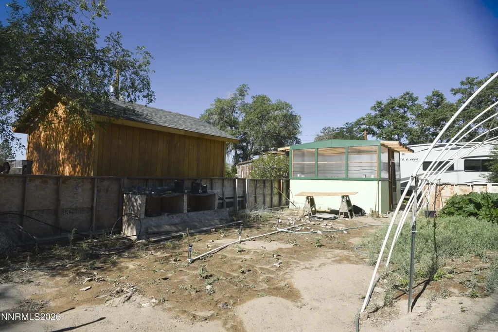3716 Cypress Silver Springs NV 89429