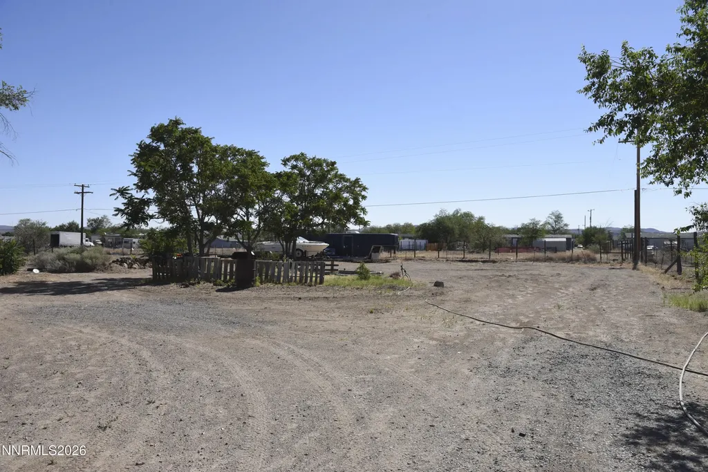 3716 Cypress Silver Springs NV 89429