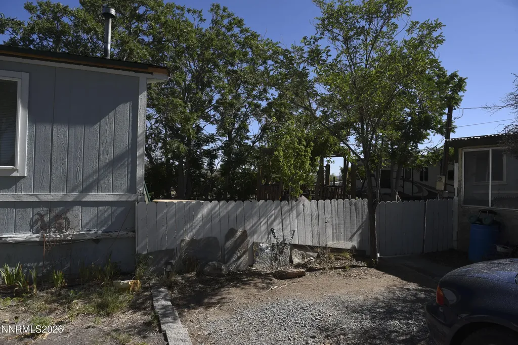 3716 Cypress Silver Springs NV 89429