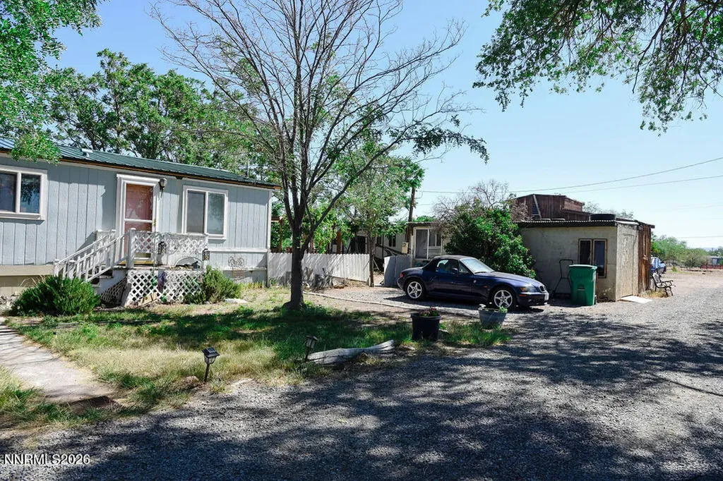 3716 Cypress Silver Springs NV 89429