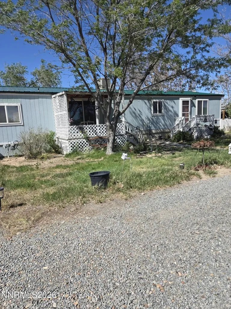 3716 Cypress Silver Springs NV 89429