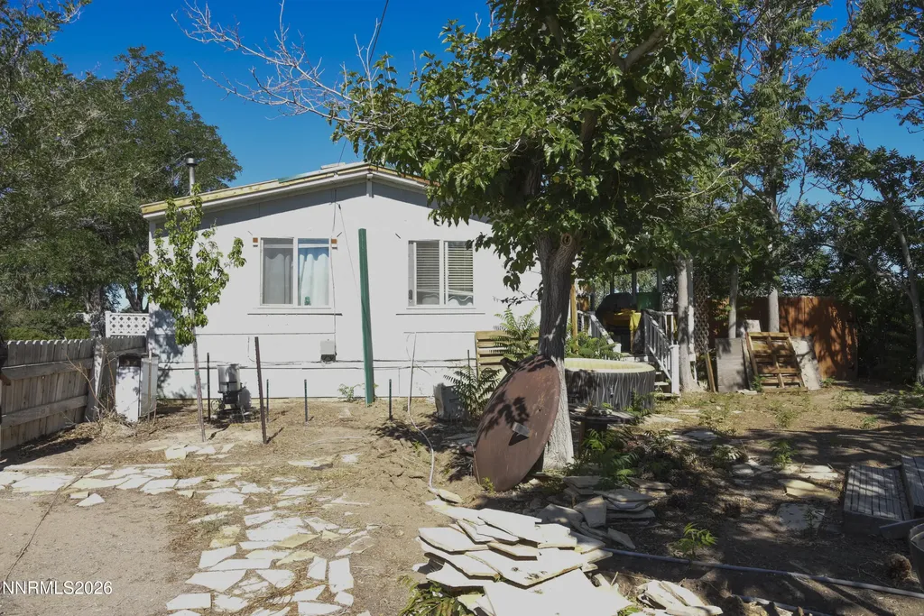 3716 Cypress Silver Springs NV 89429