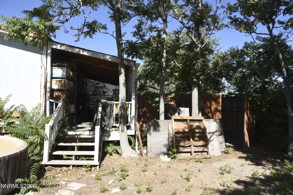 3716 Cypress Silver Springs NV 89429