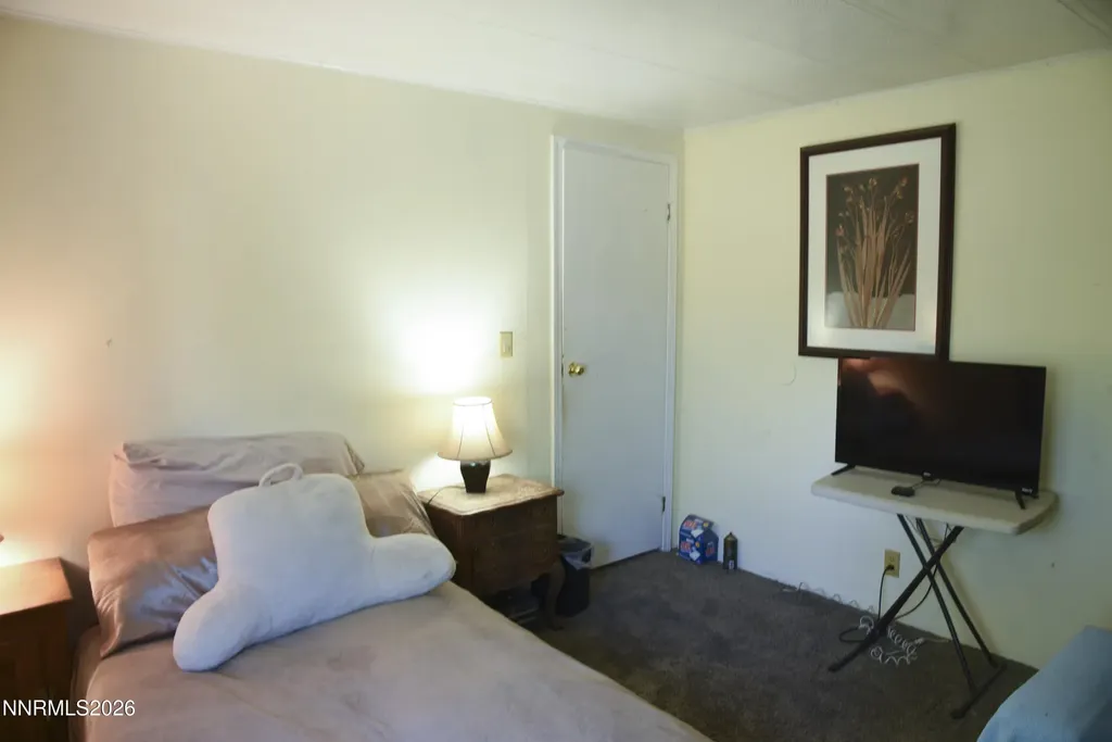 3716 Cypress Silver Springs NV 89429