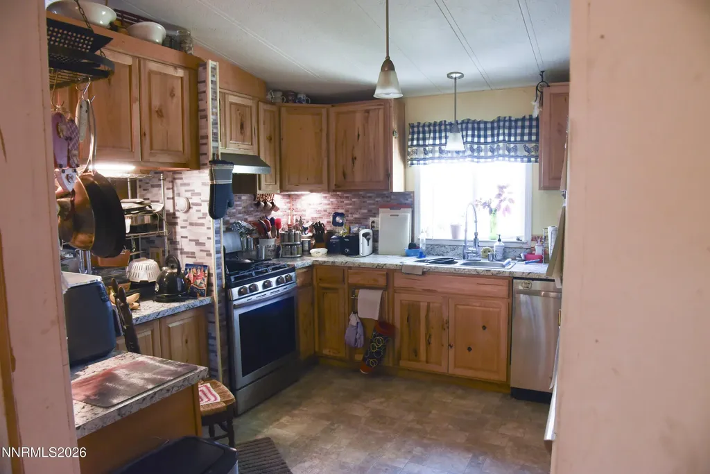 3716 Cypress Silver Springs NV 89429