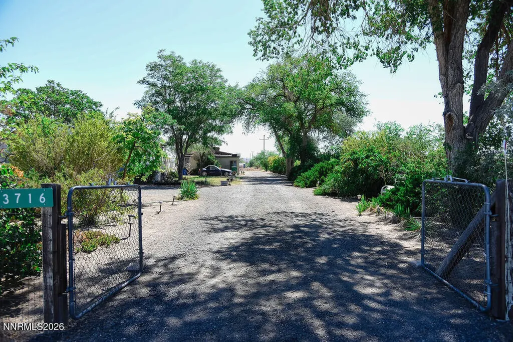 3716 Cypress Silver Springs NV 89429