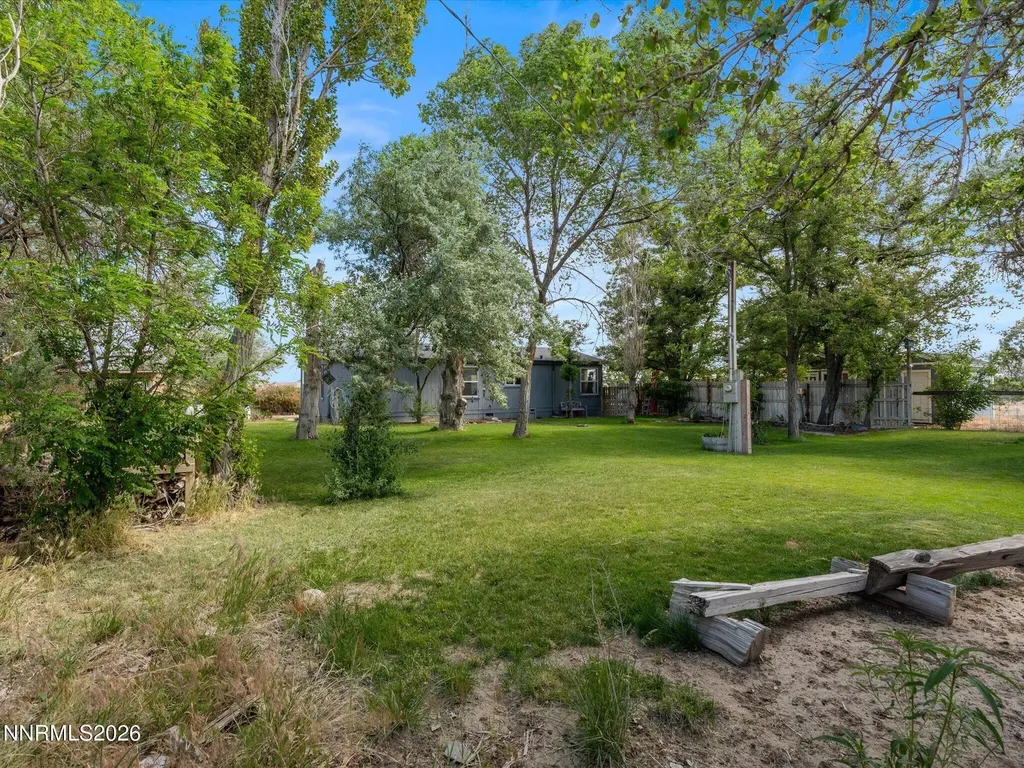 8749 Elm Silver Springs NV 89429