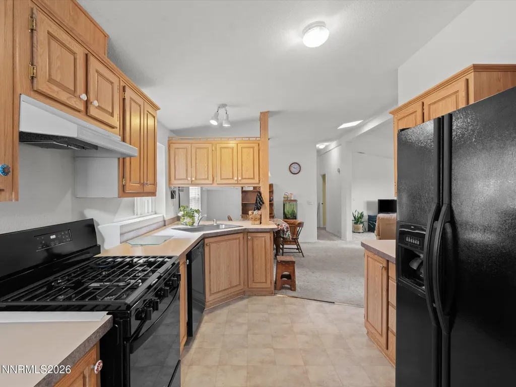 8749 Elm Silver Springs NV 89429