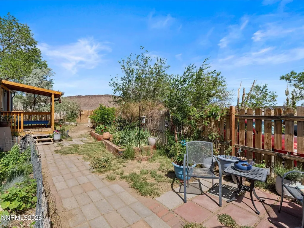8749 Elm Silver Springs NV 89429
