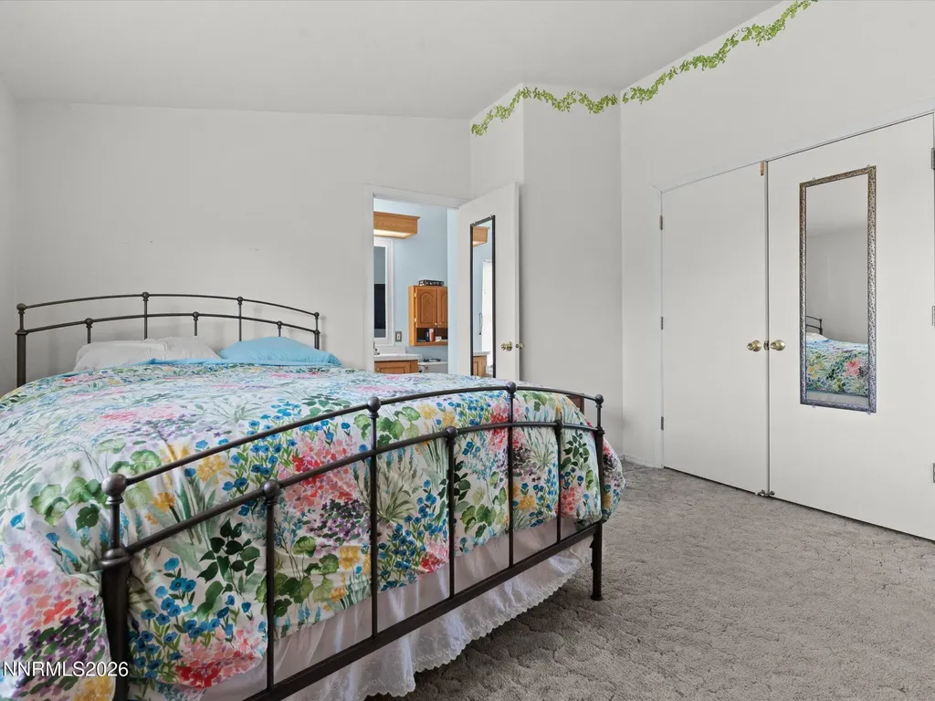 8749 Elm Silver Springs NV 89429