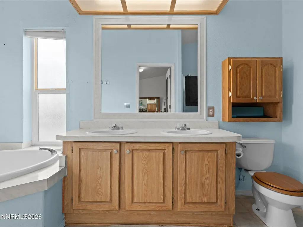 8749 Elm Silver Springs NV 89429