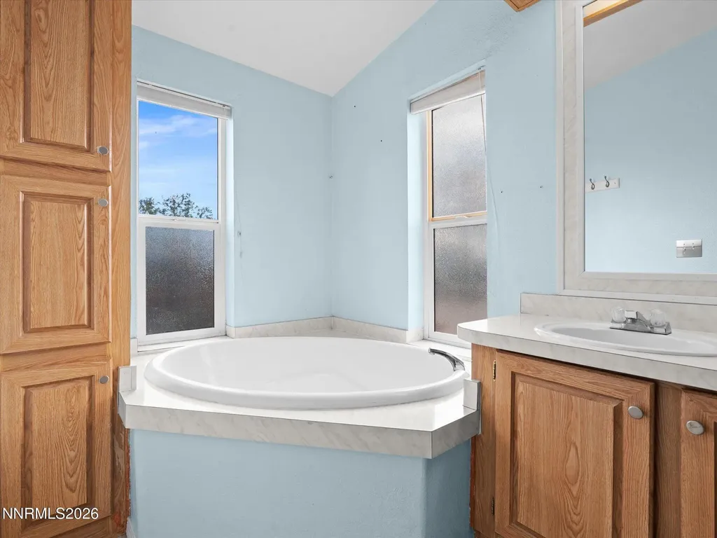 8749 Elm Silver Springs NV 89429