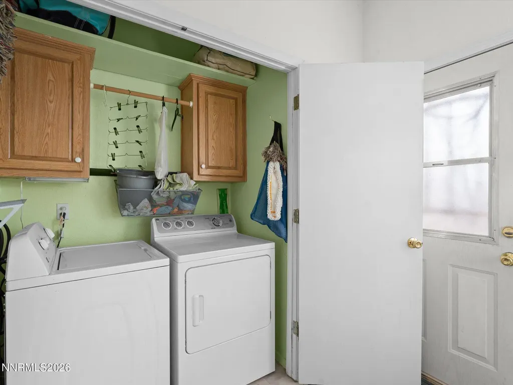 8749 Elm Silver Springs NV 89429