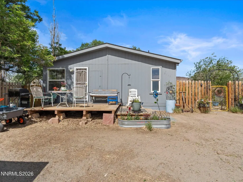 8749 Elm Silver Springs NV 89429