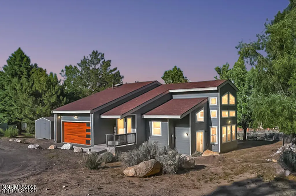 1147 Autumn Hills Gardnerville NV 89460