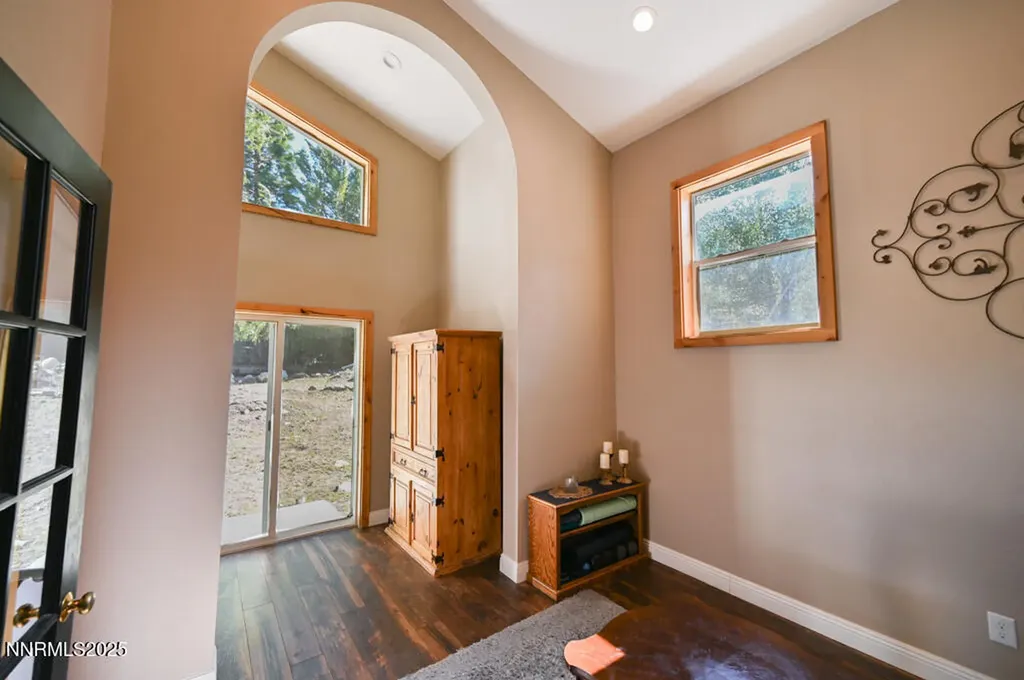 1147 Autumn Hills Gardnerville NV 89460