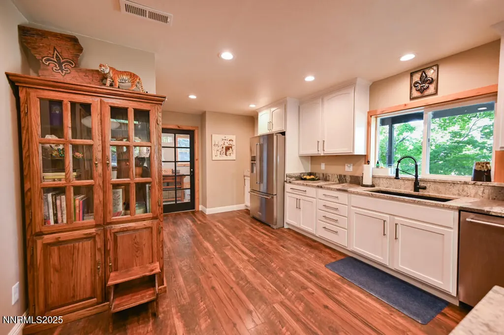 1147 Autumn Hills Gardnerville NV 89460