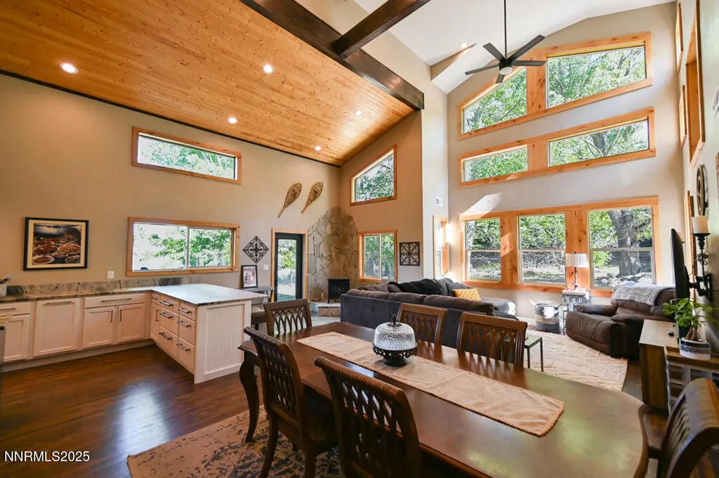 1147 Autumn Hills Gardnerville NV 89460