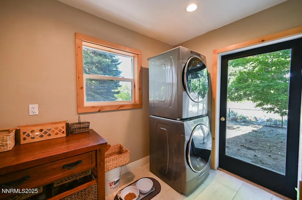 1147 Autumn Hills Gardnerville NV 89460