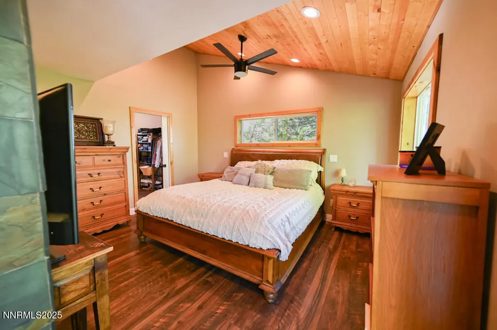 1147 Autumn Hills Gardnerville NV 89460