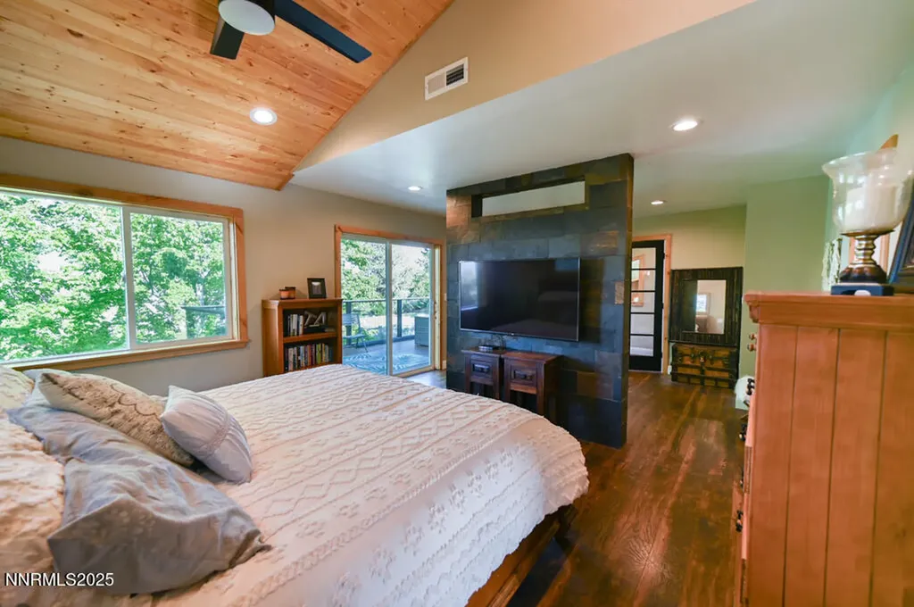 1147 Autumn Hills Gardnerville NV 89460