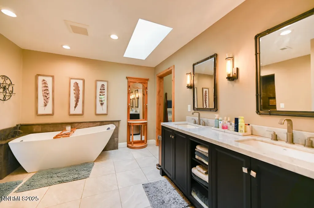 1147 Autumn Hills Gardnerville NV 89460