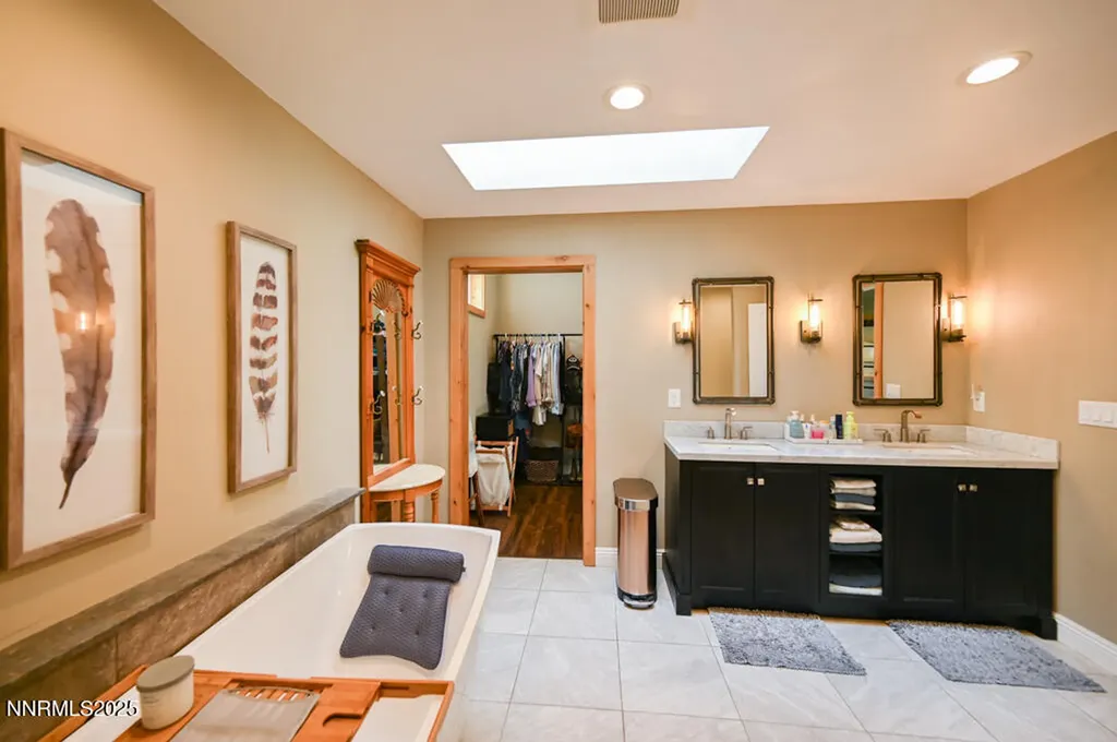 1147 Autumn Hills Gardnerville NV 89460