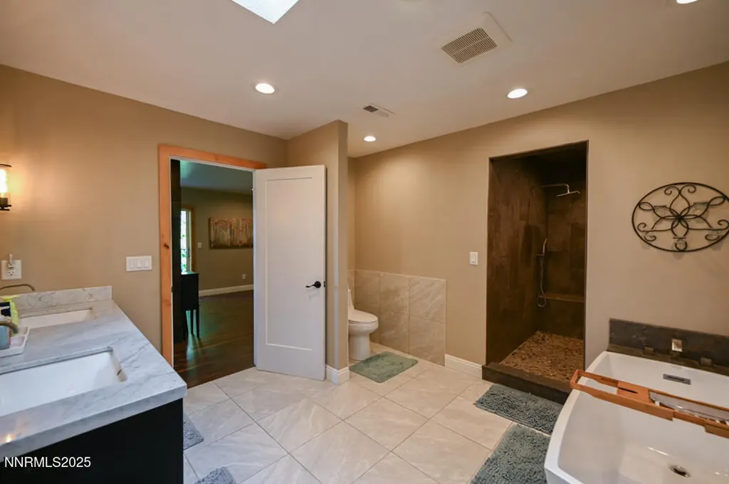 1147 Autumn Hills Gardnerville NV 89460