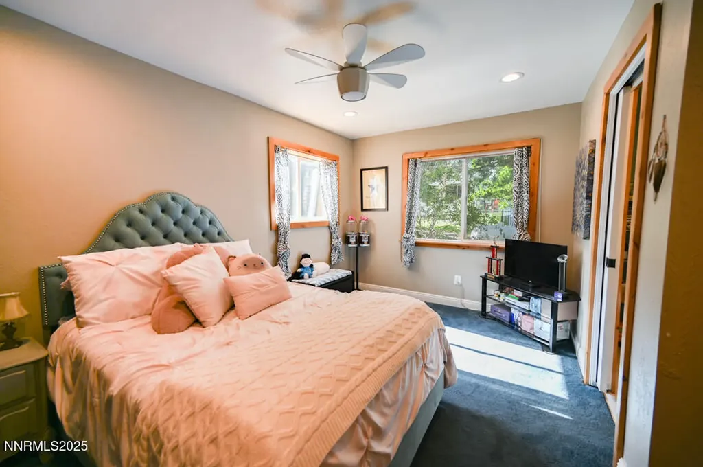 1147 Autumn Hills Gardnerville NV 89460