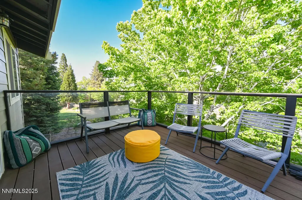 1147 Autumn Hills Gardnerville NV 89460