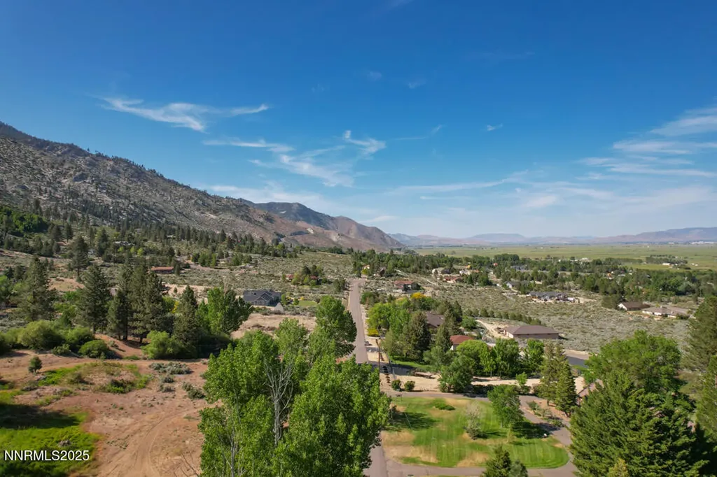 1147 Autumn Hills Gardnerville NV 89460