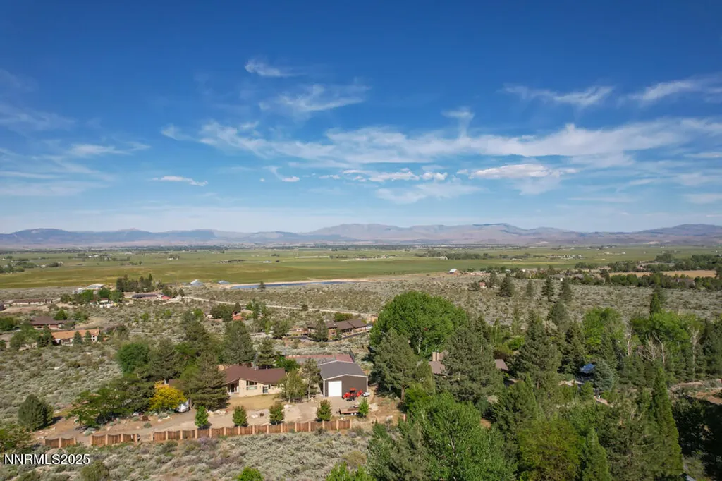 1147 Autumn Hills Gardnerville NV 89460