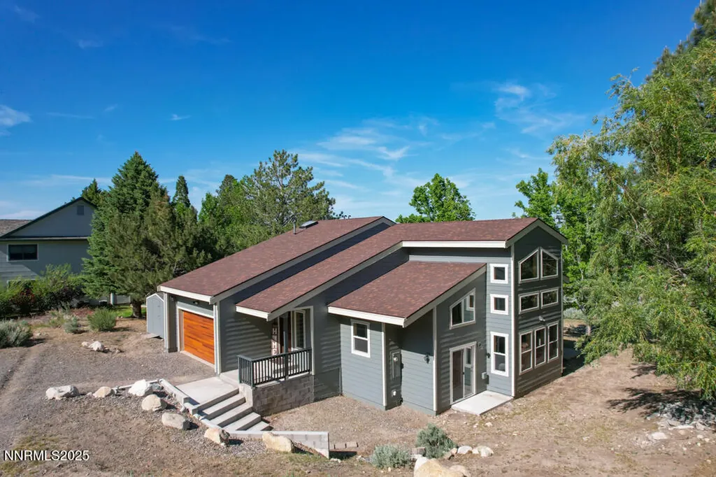 1147 Autumn Hills Gardnerville NV 89460