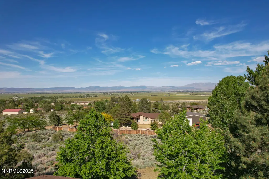 1147 Autumn Hills Gardnerville NV 89460