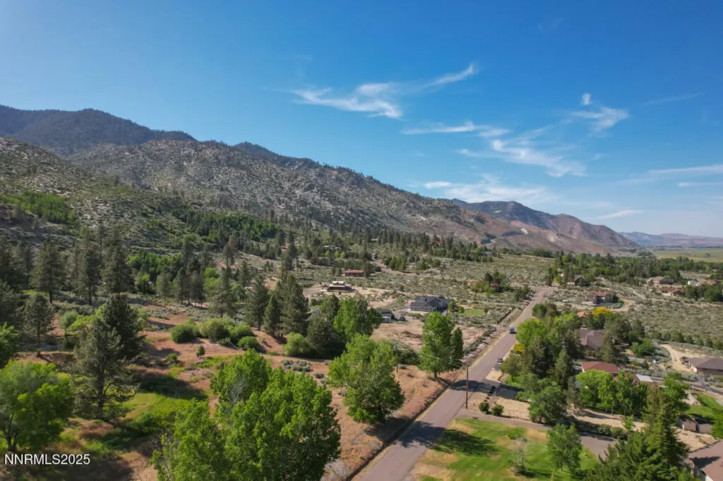 1147 Autumn Hills Gardnerville NV 89460