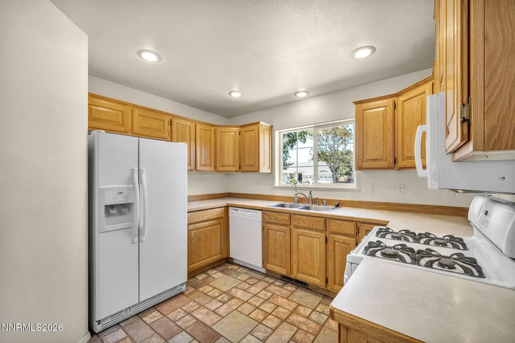 1221 Golden Park Fallon NV 89406