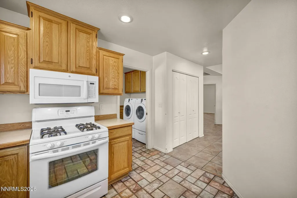 1221 Golden Park Fallon NV 89406