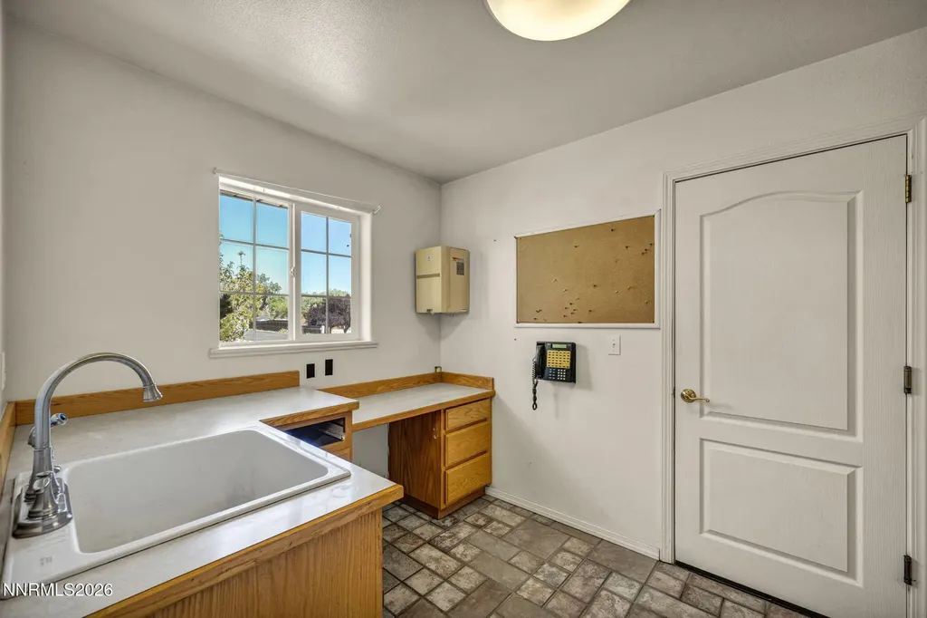 1221 Golden Park Fallon NV 89406
