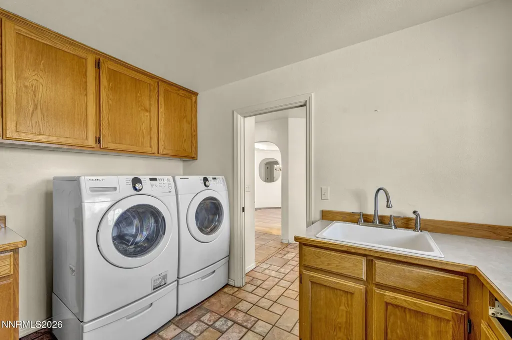 1221 Golden Park Fallon NV 89406