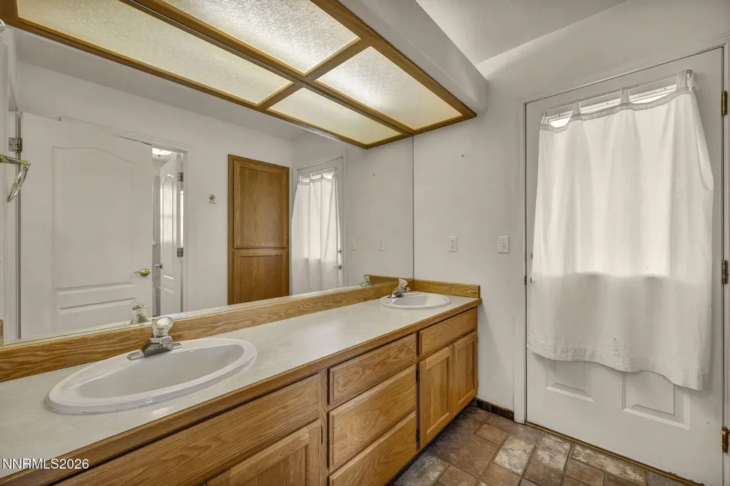 1221 Golden Park Fallon NV 89406