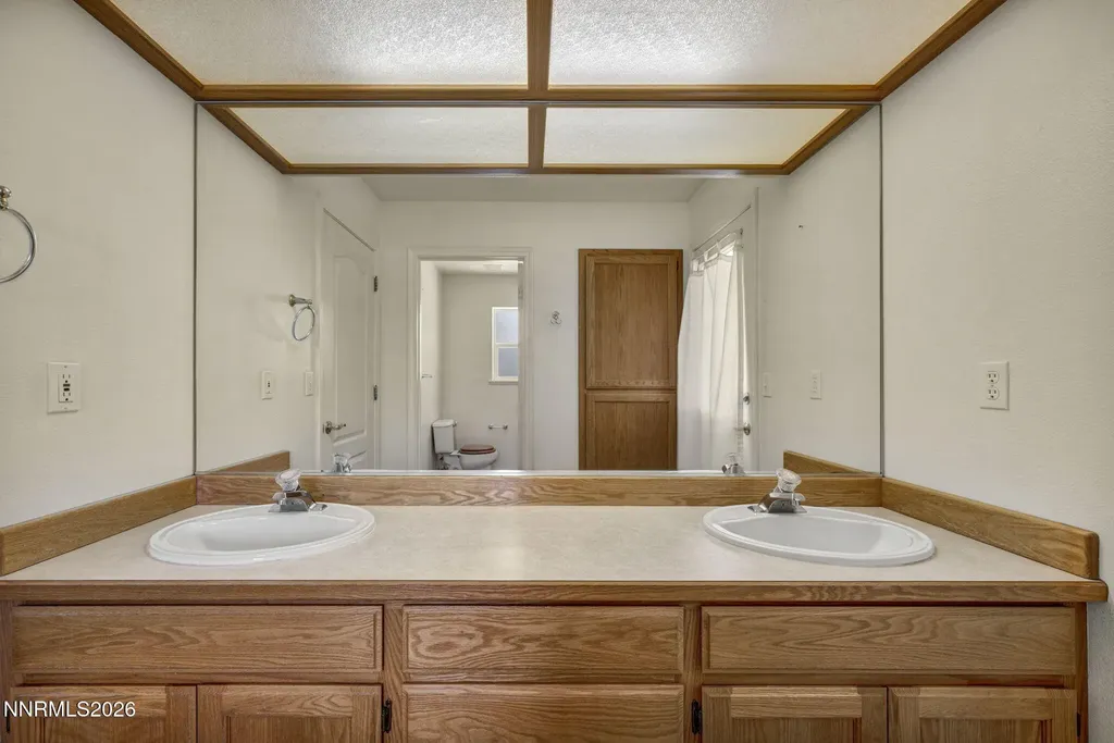 1221 Golden Park Fallon NV 89406