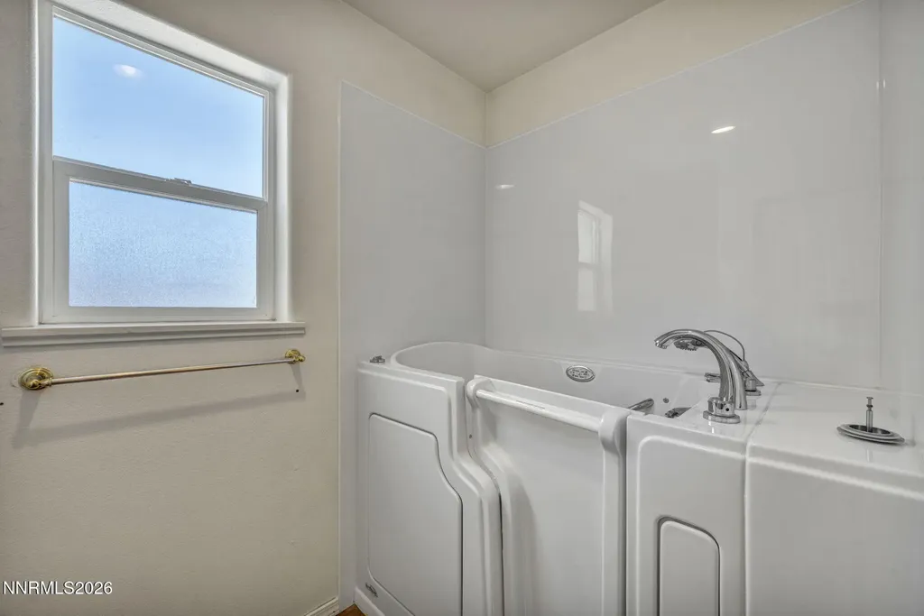1221 Golden Park Fallon NV 89406